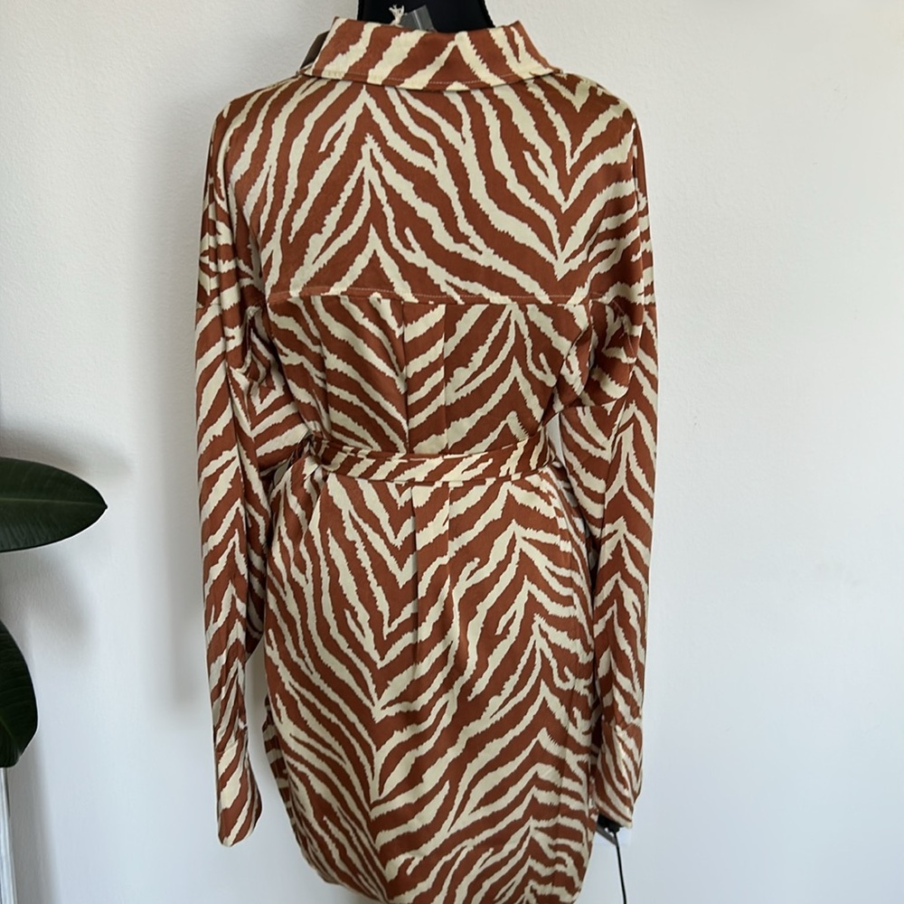 Brand new with tags button down dress with belt. Can be used also as a top - Picture 4 of 13